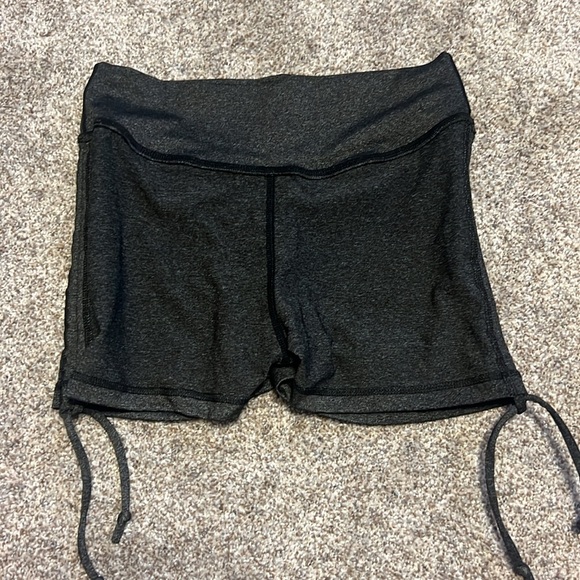 Muscle Nation Scrunch Shorts - Picture 5 of 7